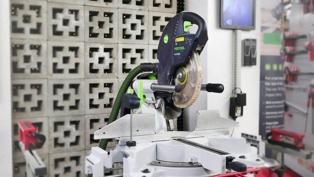 เลื่อยองศา